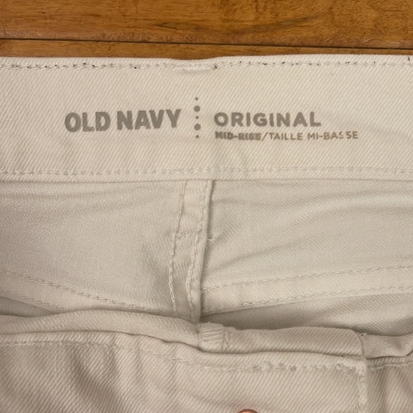 👖Old Navy White Mid-Rise Classic Jeans - Picture 4 of 5
